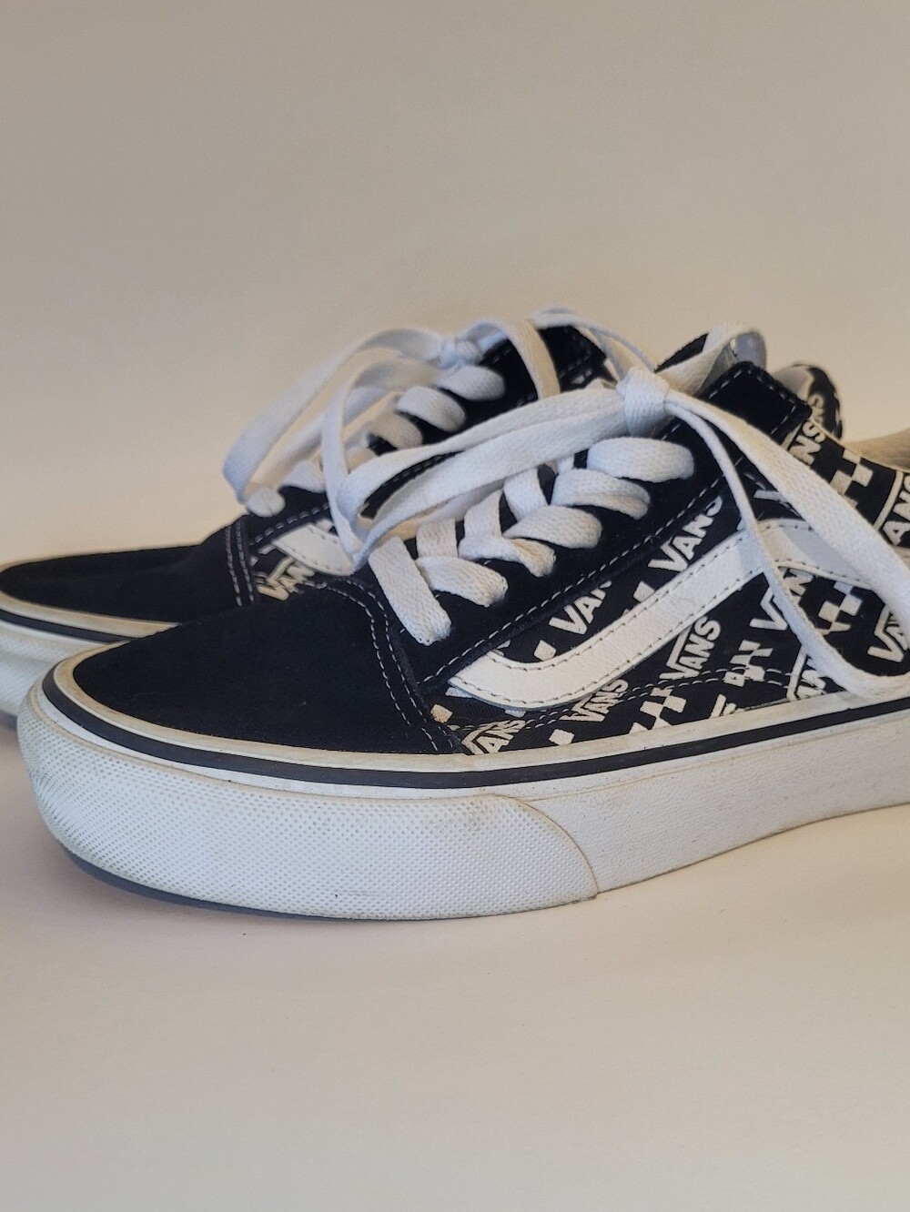 Vans Old Skool All Over Logo Print Skate Shoes Men 4.5 / Women 6